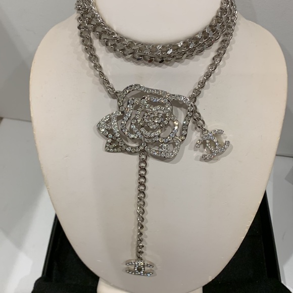 CHANEL Swarovski Crystal Camellia Rhinestone 🤍Silver Chain CC Belt Necklace NWT - Picture 3 of 16
